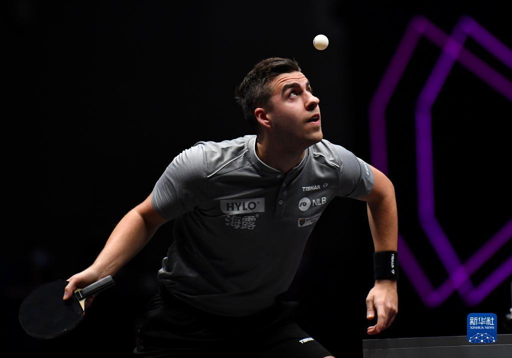 承担重任的 承担重任的