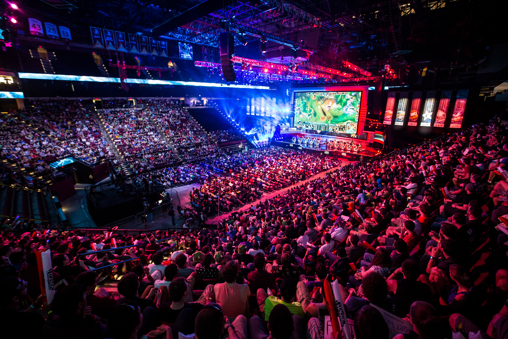 他曾在许多 他曾在许多